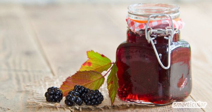 Brombeeren sammeln und einkochen: Mit diesem einfachen Brombeergelee-Rezept zauberst du einen fruchtig-samtigen Aufstrich ohne Kerne.