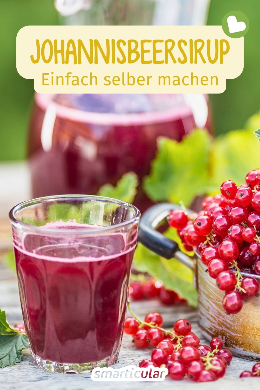 Johannisbeersirup selber machen ist ganz einfach. Mit diesem simplen Rezept verarbeitest du die Früchte zu einem süß-säuerlichen Genuss!