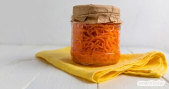 Karotten fermentieren: Mach dein eigenes Karotten-Kraut als knackiges Topping. So machst du Möhren natürlich haltbar und richtig lecker!