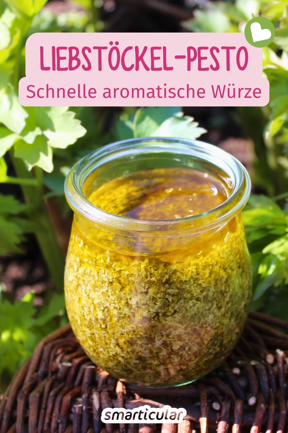 Liebstöckel-Pesto selber machen: So verwandelst du das aromatische Maggikraut mit Kernen und Pflanzenöl in eine Würze für Pasta und Co.