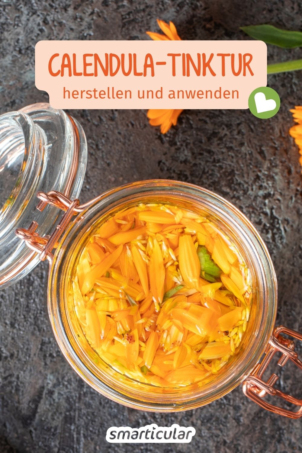 Calendula-Tinktur ist ein traditioneller Auszug aus Ringelblumenblüten und wird vor allem zur Pflege gereizter Haut verwendet.