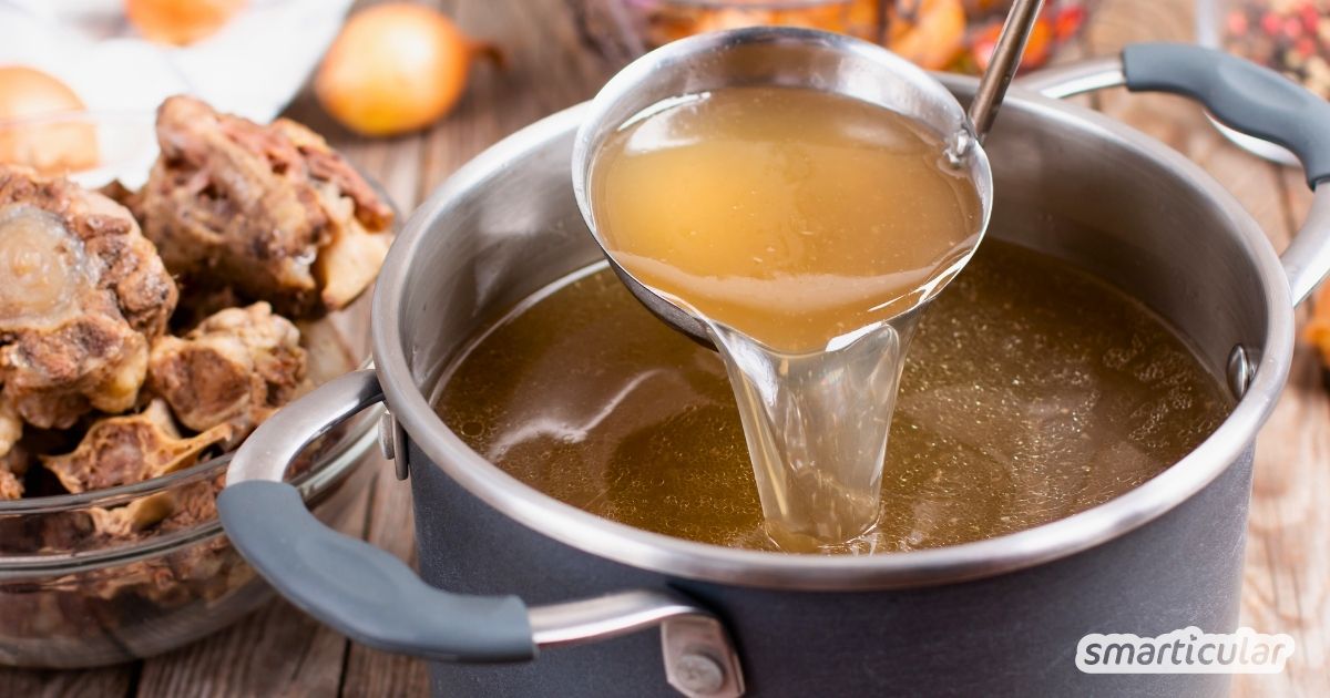 Knochenbrühe selber machen spart Geld und Müll. Entdecke das einfache Rezept, gesundheitliche Vorteile und Tipps zur optimalen Lagerung.