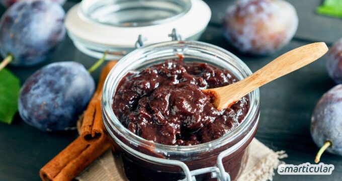 Mit diesem einfachen Rezept gelingt das Zwetschgenkompott ohne künstliche Zusatzstoffe schnell und nachhaltig.