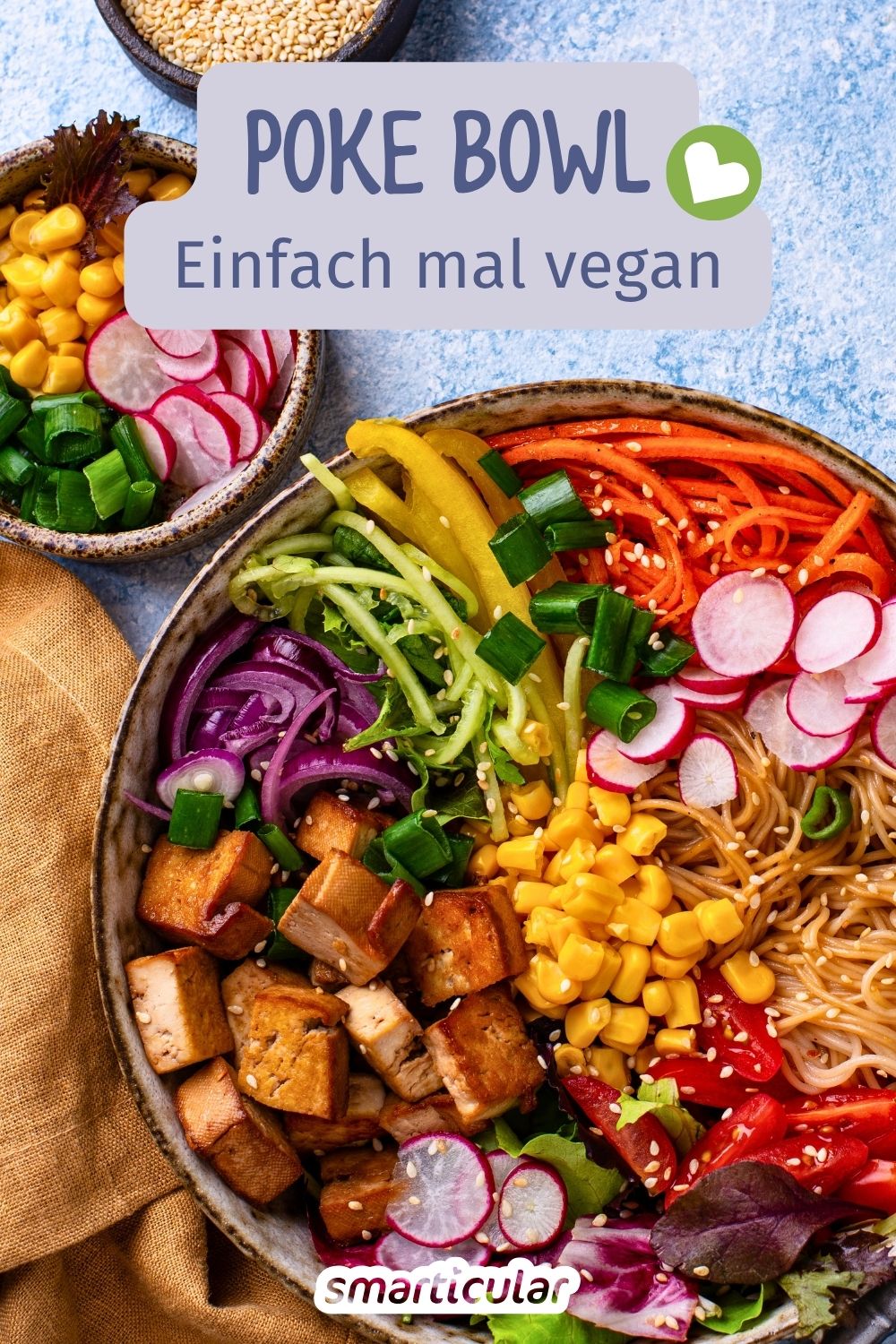 Gesunde Poke Bowl mit Nudeln und Tofu einfach selber machen. Inklusive regionaler Alternativen und Tipps zu Meal-Prep und Haltbarkeit.