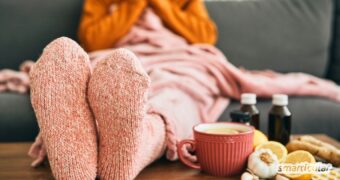 Erkältung im Anmarsch? Hier findest du einen praktischen 24-Stunden-Plan mit einfachen Tipps und Hausmitteln, die typische Symptome lindern.