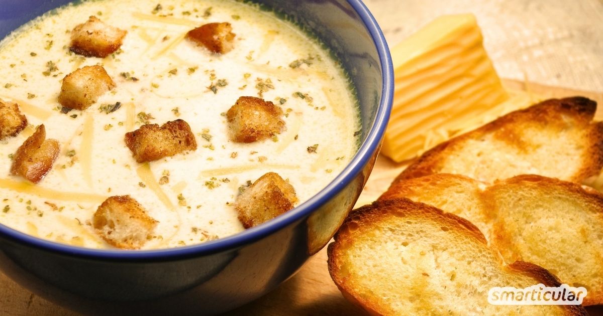 Wirf Käsekanten nicht weg! Aus den würzigen Resten lässt sich im Nu eine gehaltvolle Käsesuppe kochen – ein einfaches Zero-Waste-Rezept.